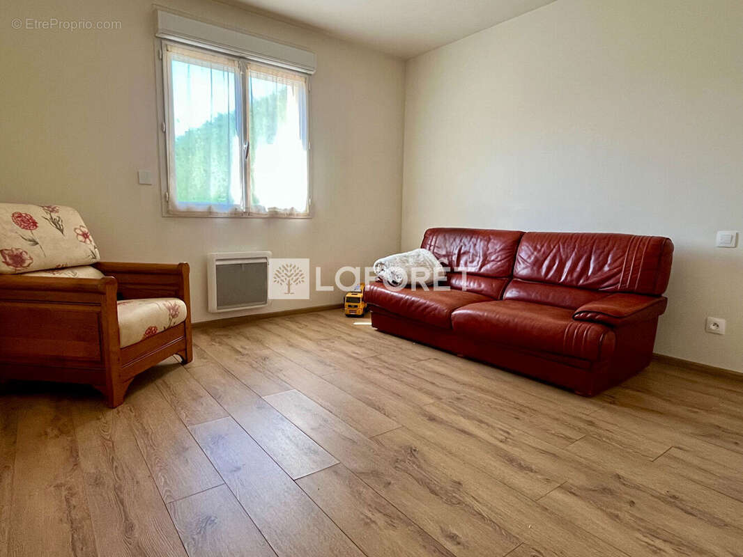 Maison à CIRES-LES-MELLO