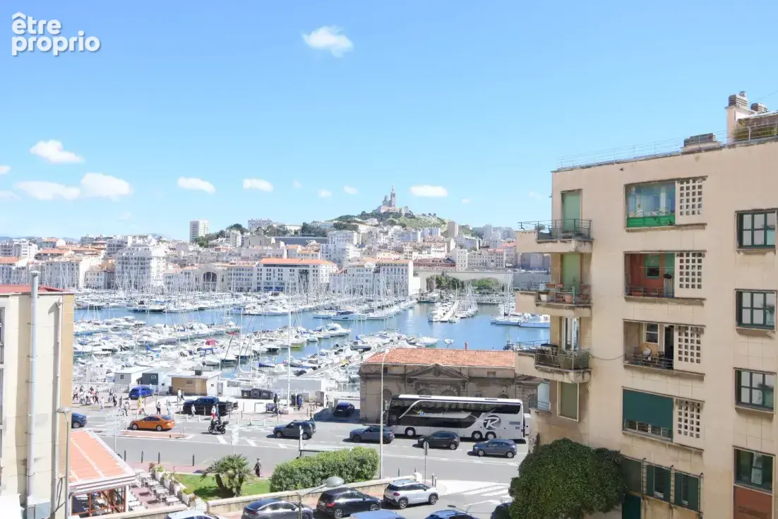 VIEUX PORT - T3 lumineux avec vue sur le Vieux-Port & Notre Dame de la Garde - photo 1
