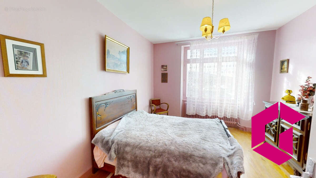 Maison à LE BRUGERON