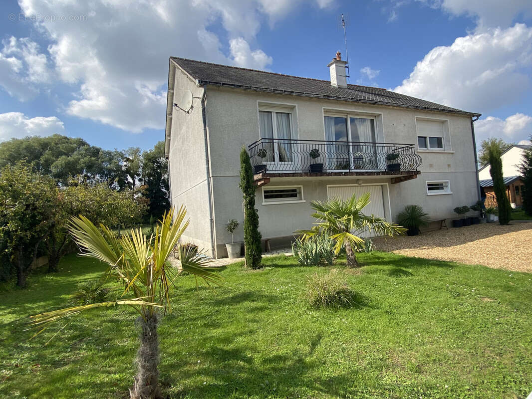 Maison à CHANTENAY-VILLEDIEU