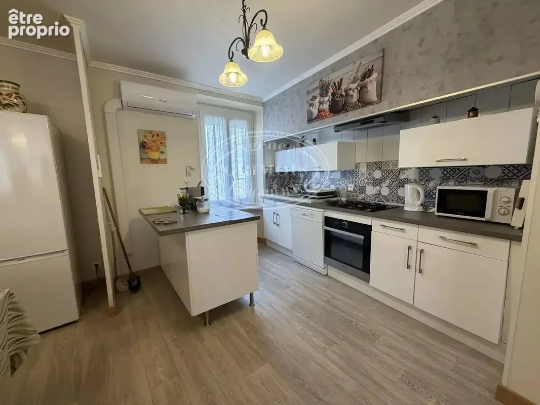 LEZIGNAN-CORBIERES - Maison de village de 78 m² env./ Garage de 30 m² env - photo 4
