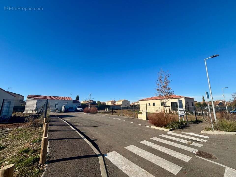 Terrain à LUNEL