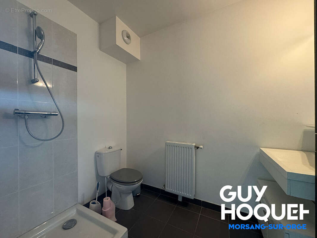Appartement à FLEURY-MEROGIS