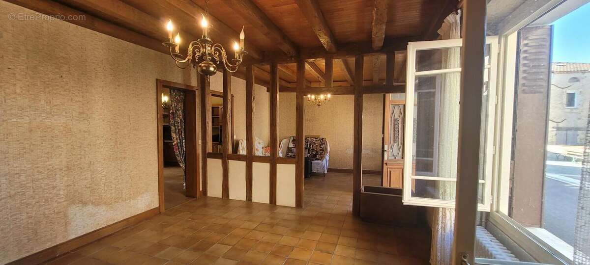 Maison 108 m² à Bourlens  - photo 3