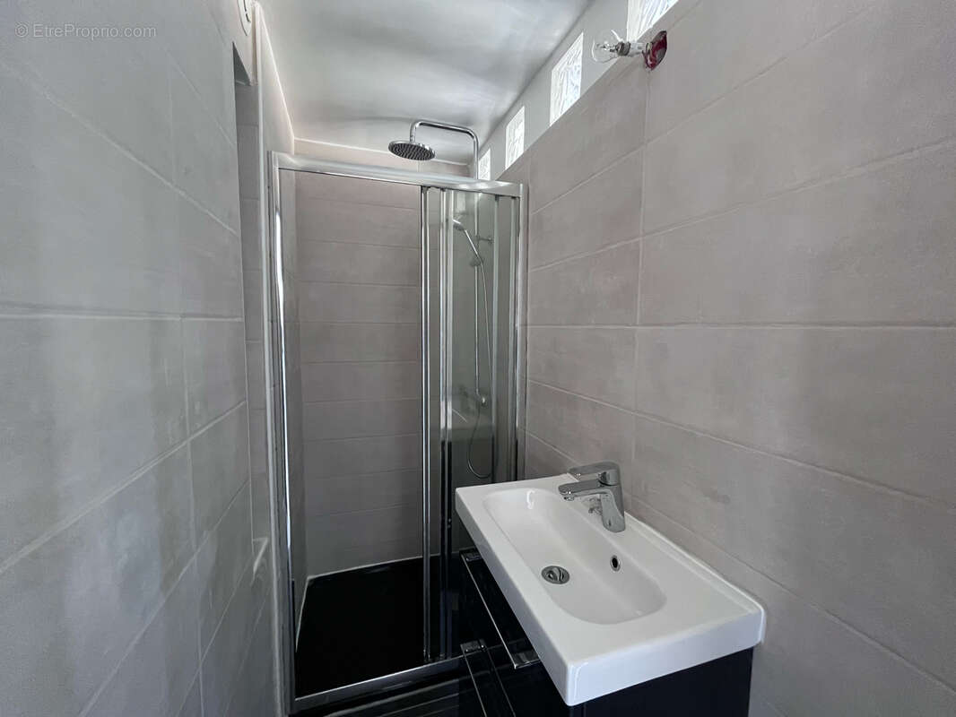 Appartement à CUERS