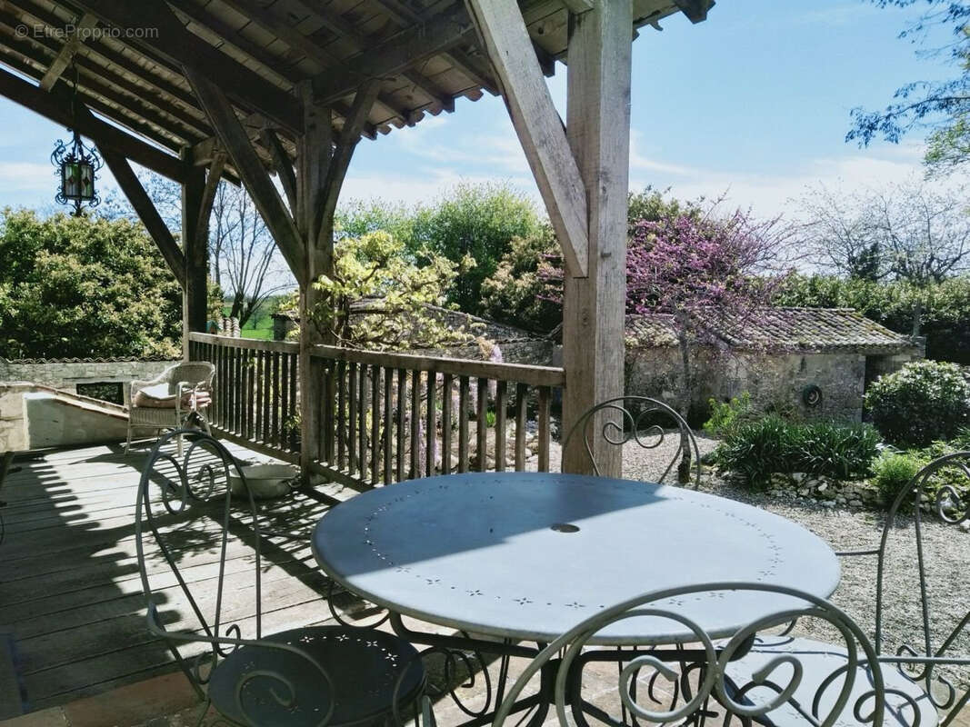 Maison à MONTAIGU-DE-QUERCY