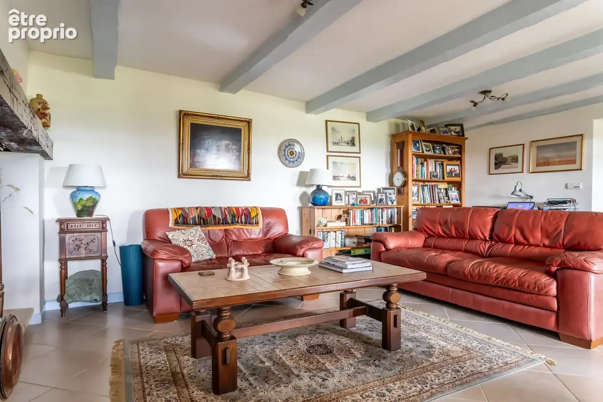 Maison de campagne avec piscine, atelier de poterie, dépendances et garage - photo 22