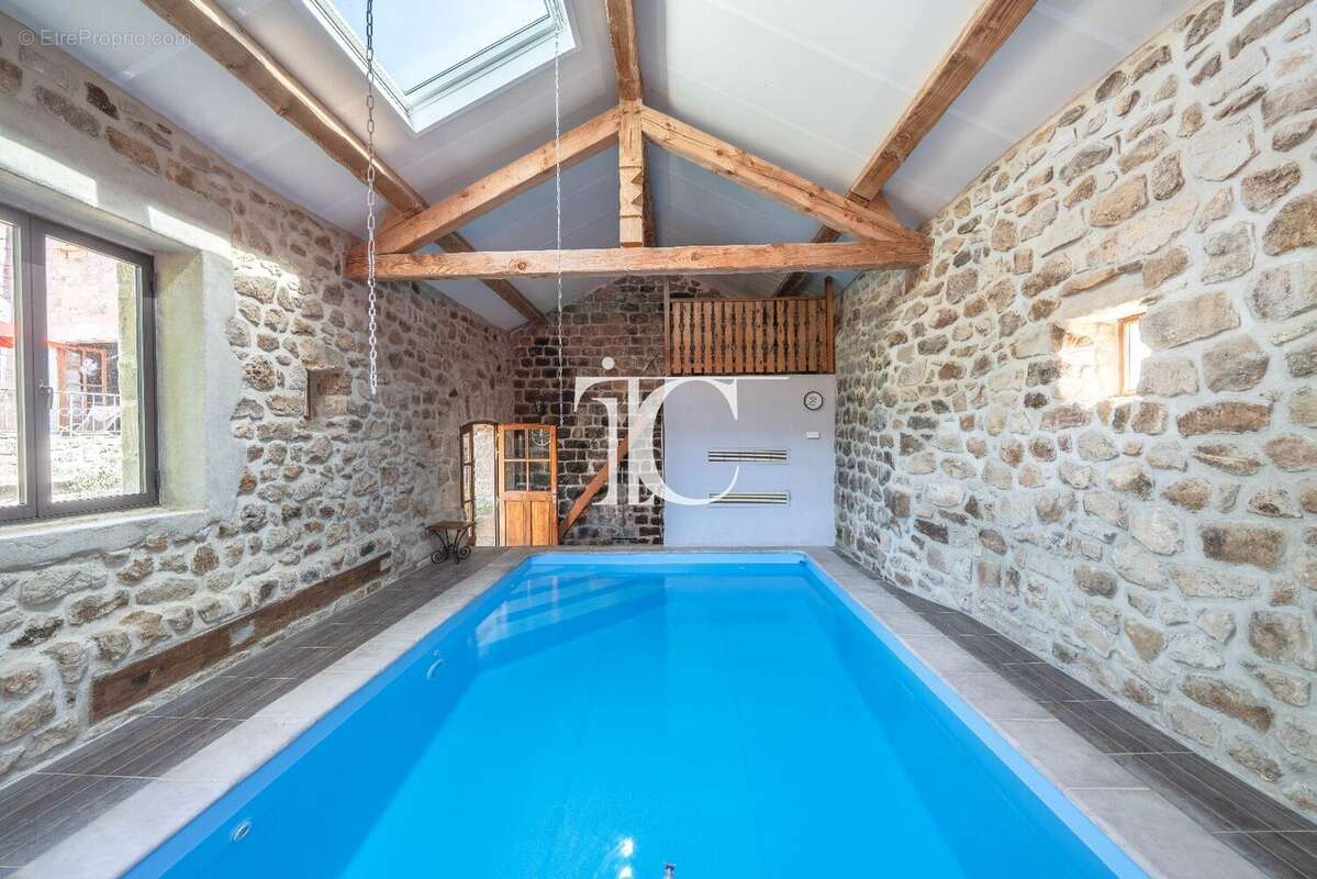 Maison à LABLACHERE