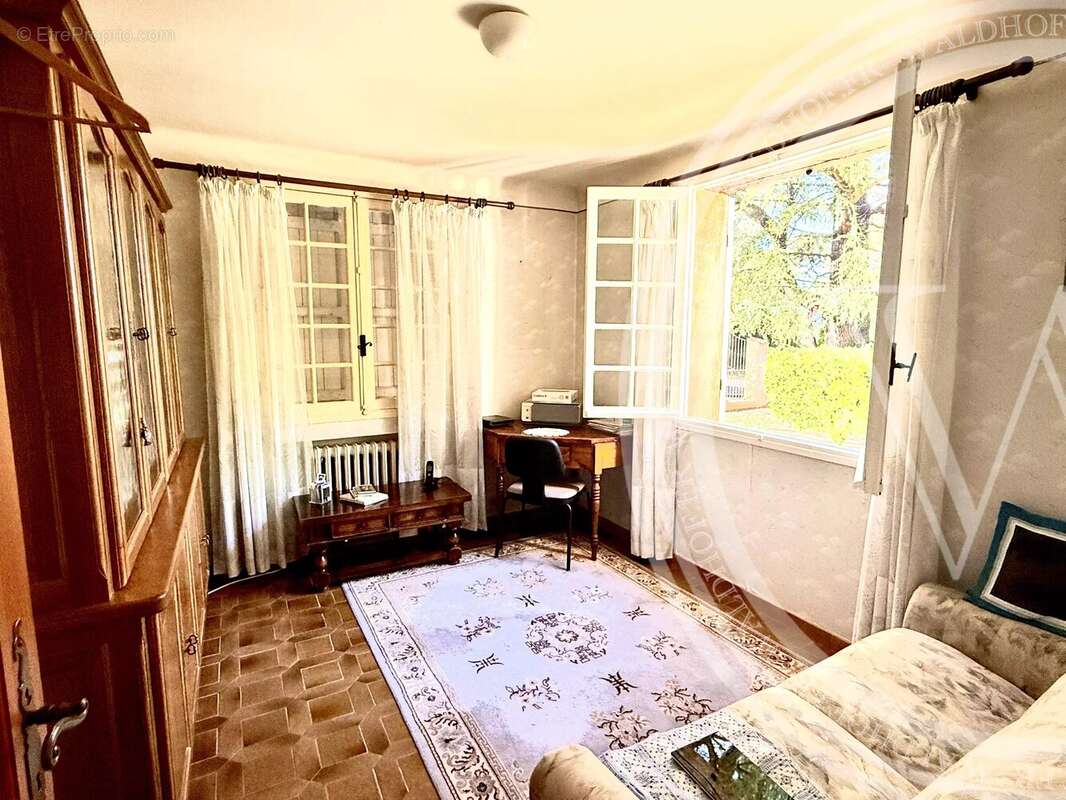 Appartement à CHATEAUNEUF-GRASSE