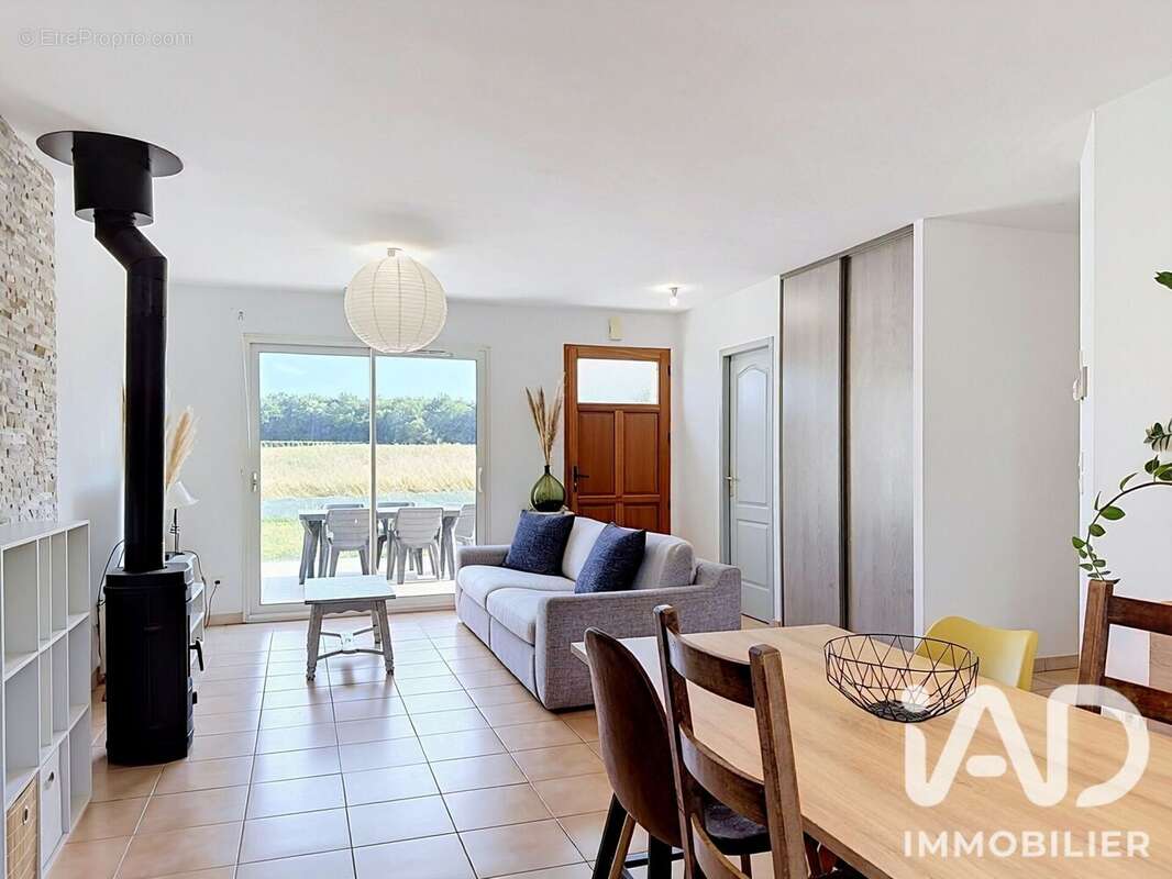 Maison 80 m² à Saint-Hilaire-Du-Bois  - photo 4