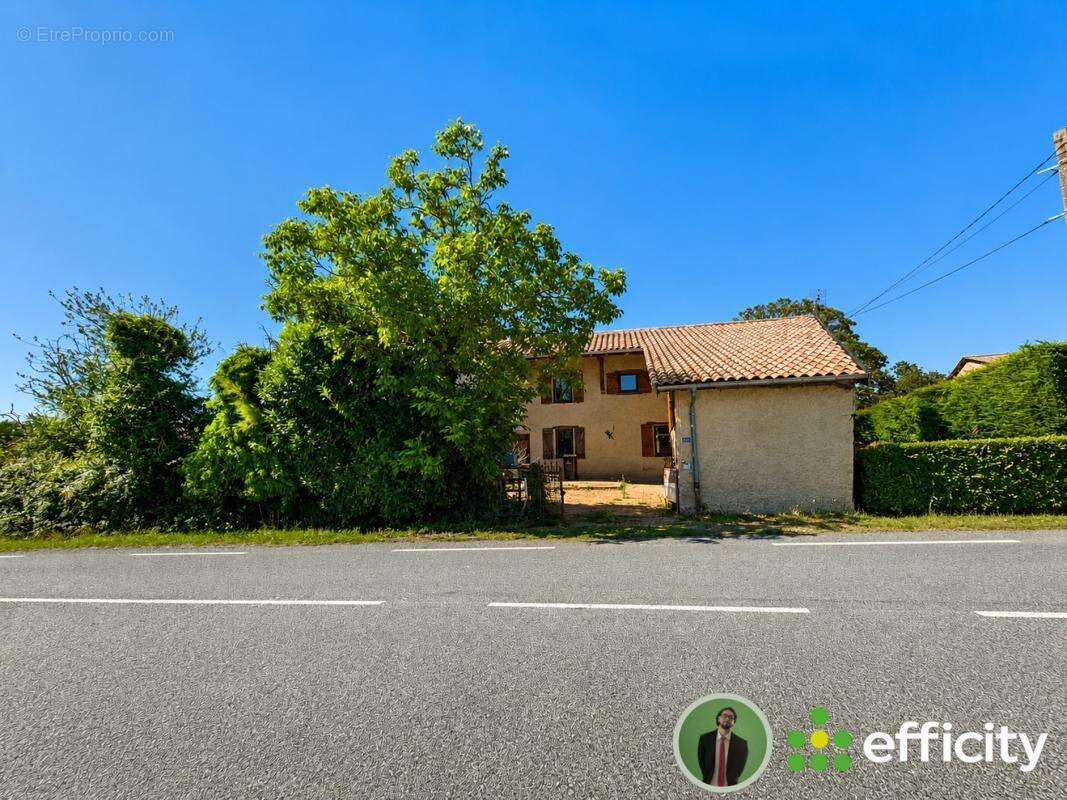 Maison 150 m² à Chaneins  - photo 18