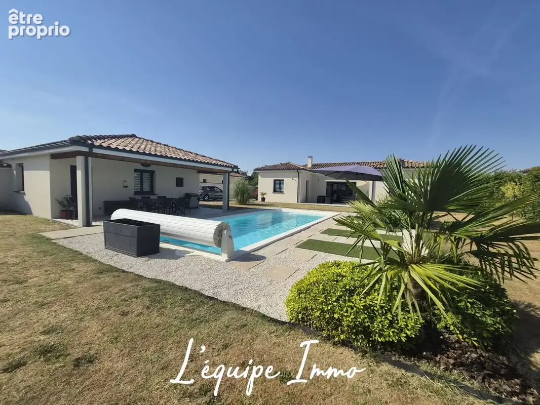 Villa récente de plain-pied comprenant 3 chambres avec piscine chauffée et T2 indépendant - photo 1