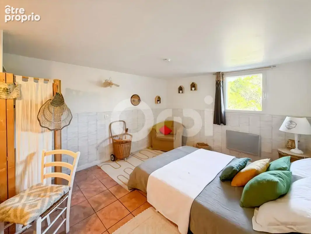COUP DE COEUR – Maison familiale de 200 m² avec piscine, vue panoramique et T2 indépendant - photo 15