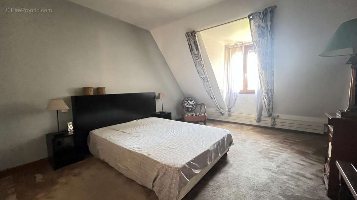 Maison traditionnelle de 200 m² dans un cadre privilégié à Autun - photo 13