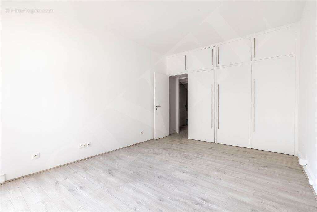 Appartement à PARIS-8E