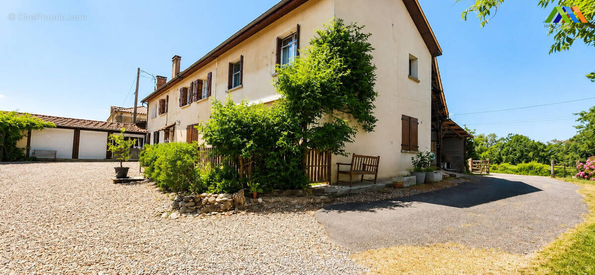 Traditional house with gravel courtyard and garden in Pallanne - Maison à MARCIAC