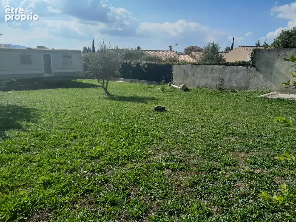 Terrain à POURRIERES