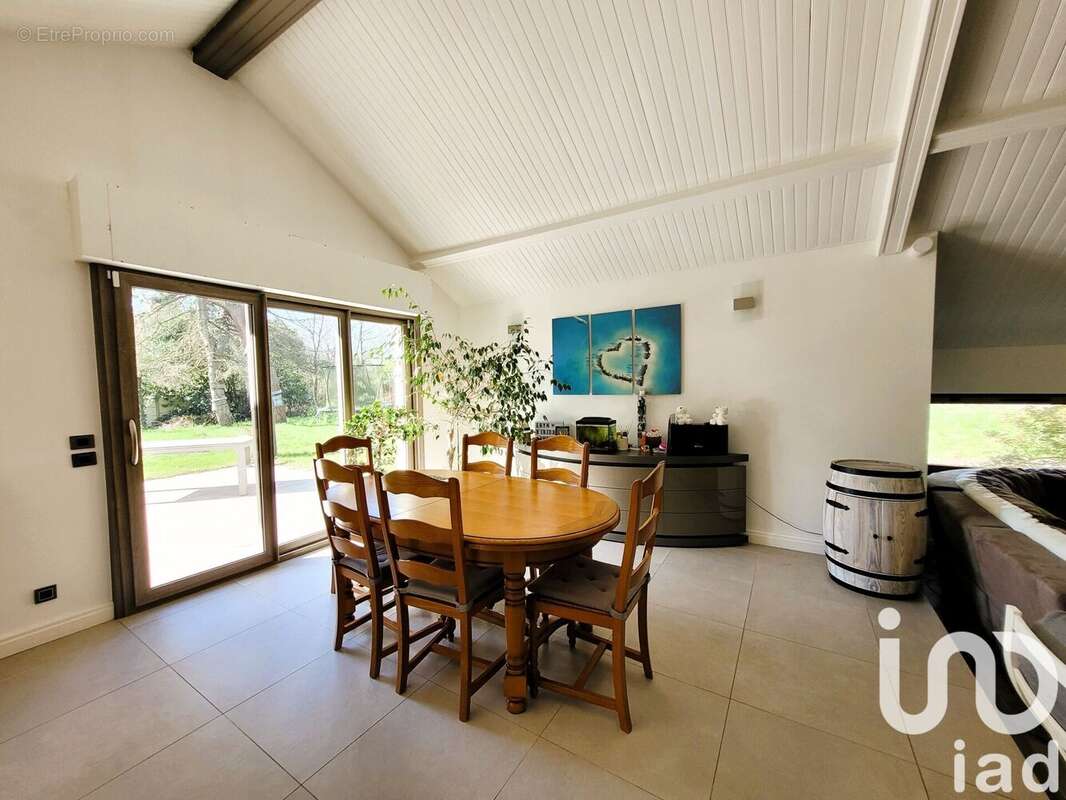 Photo 2 - Maison à ROCHEFORT-EN-YVELINES