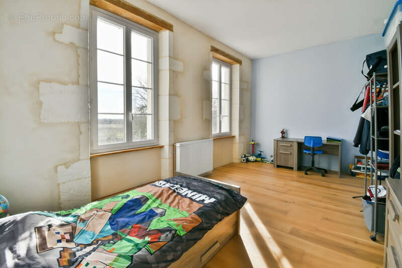 Maison à SAINT-JEAN-D'ANGELY