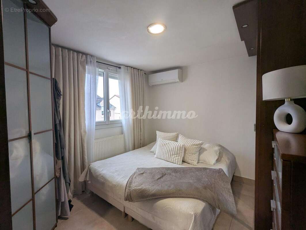 Chambre 3 - Maison à VILLIERS-LE-BEL