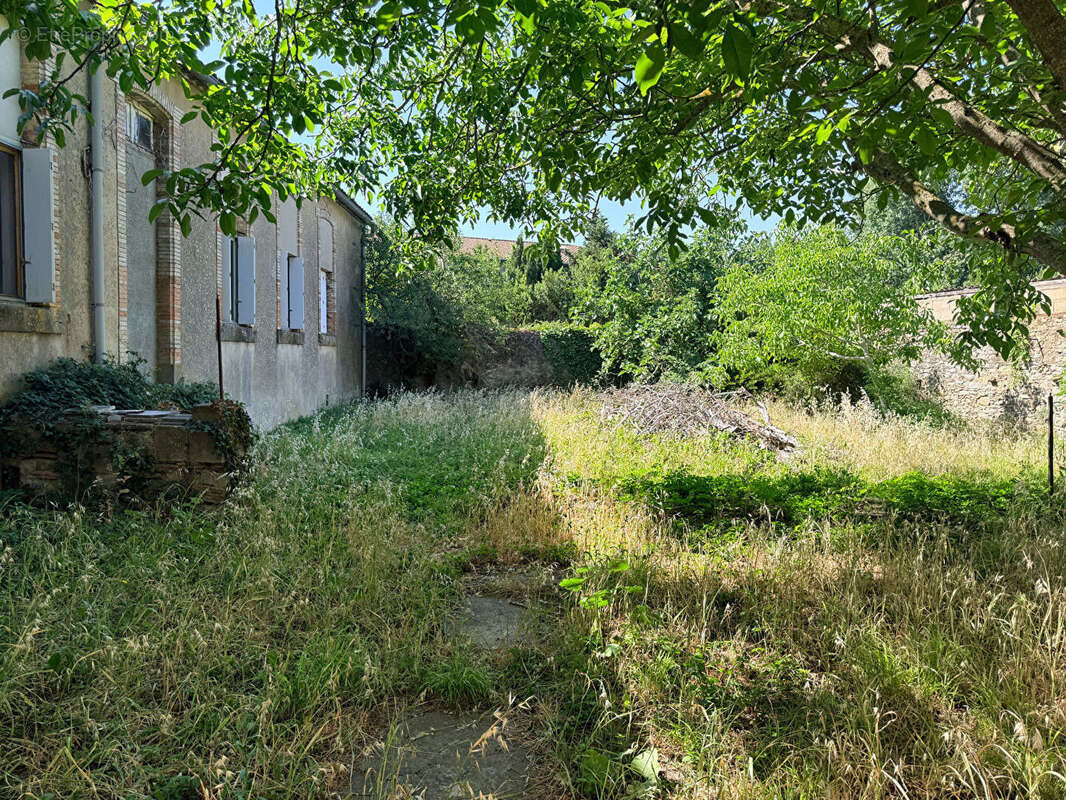 Maison à VILLEMOUSTAUSSOU