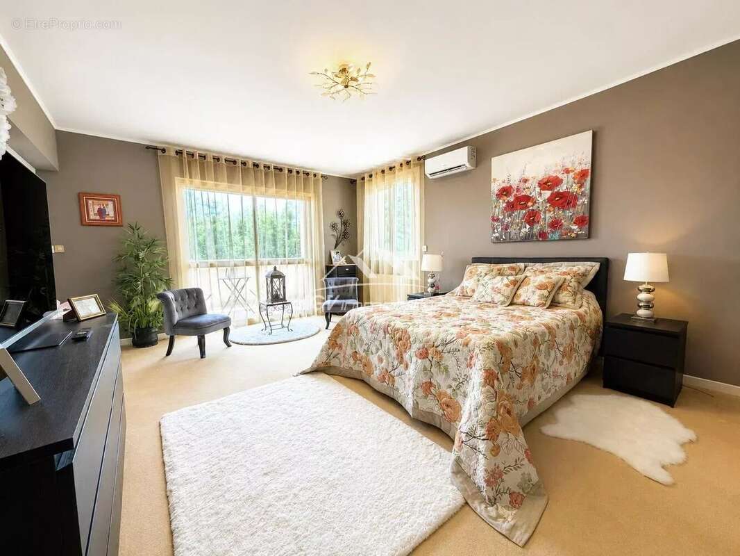 Villa Ribaute-les-Tavernes 230 m² habitables sur 9700 m² de terrain - photo 12