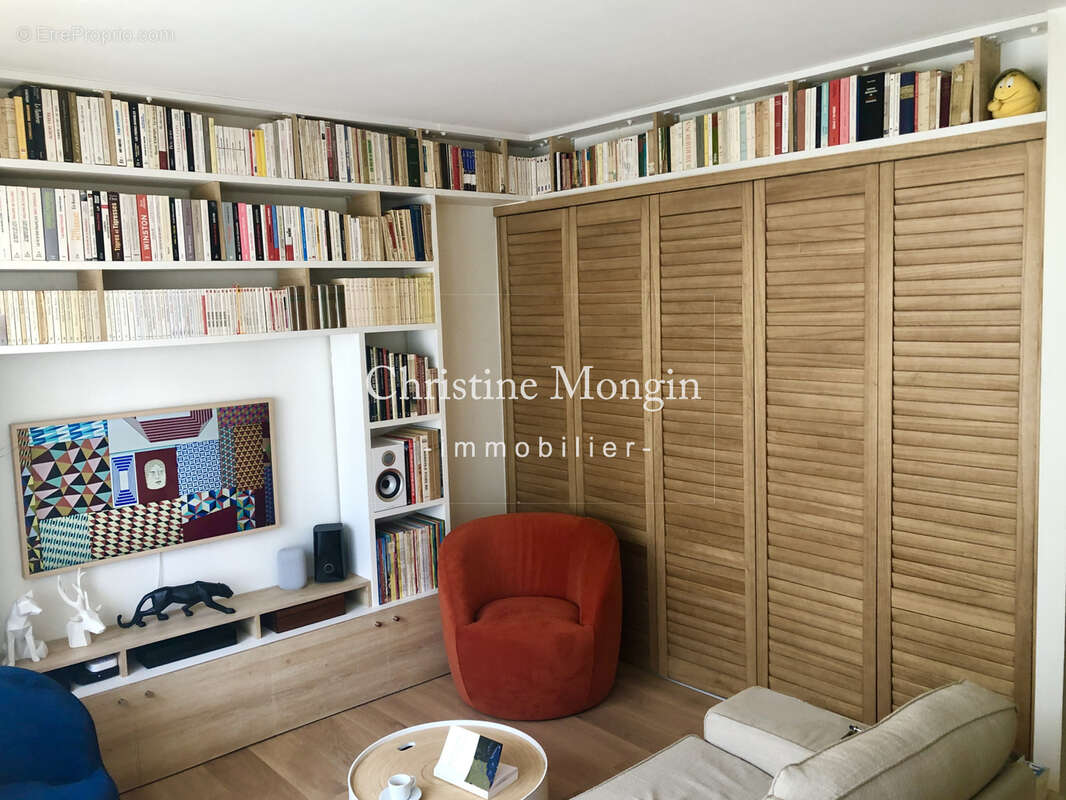 Appartement à NEUILLY-SUR-SEINE