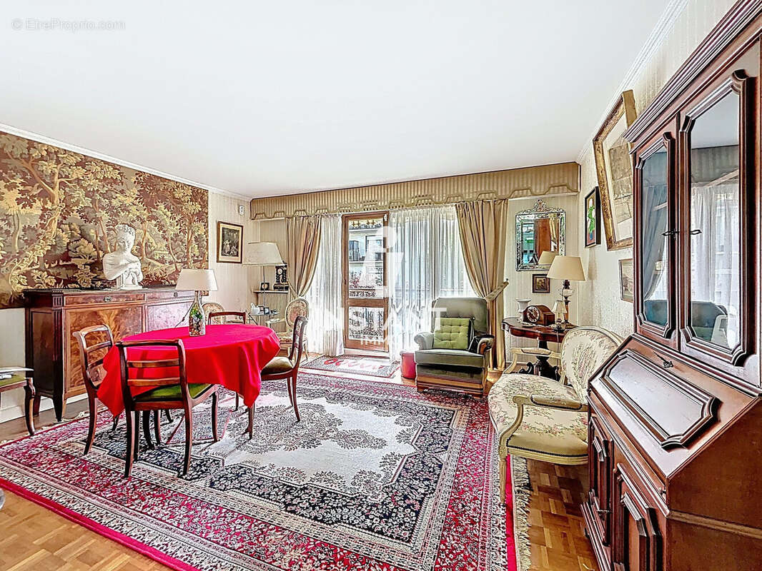 Appartement à SAINT-MAUR-DES-FOSSES