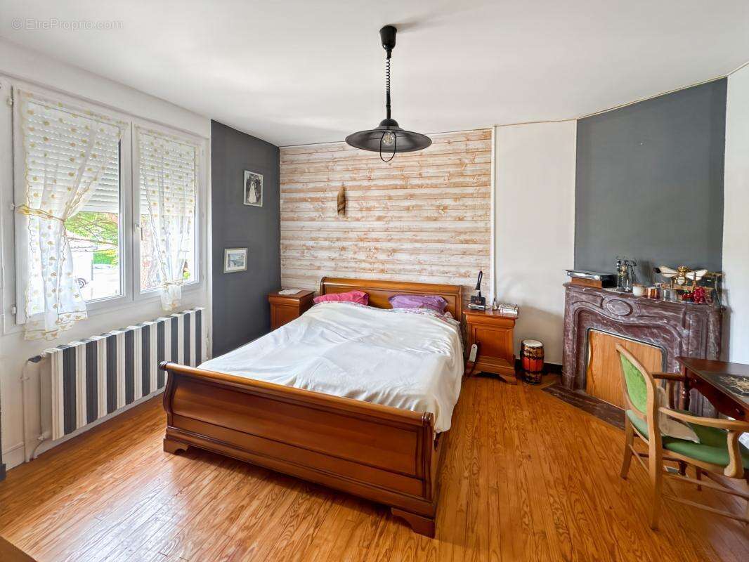 Maison à SAINT-LEON-SUR-L'ISLE