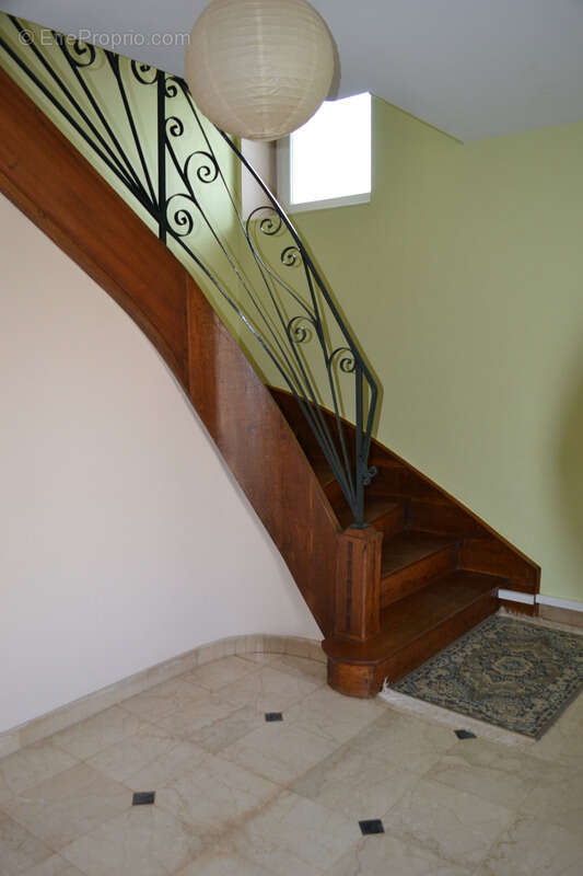 Maison à SAINT-PANTALEON-DE-LARCHE