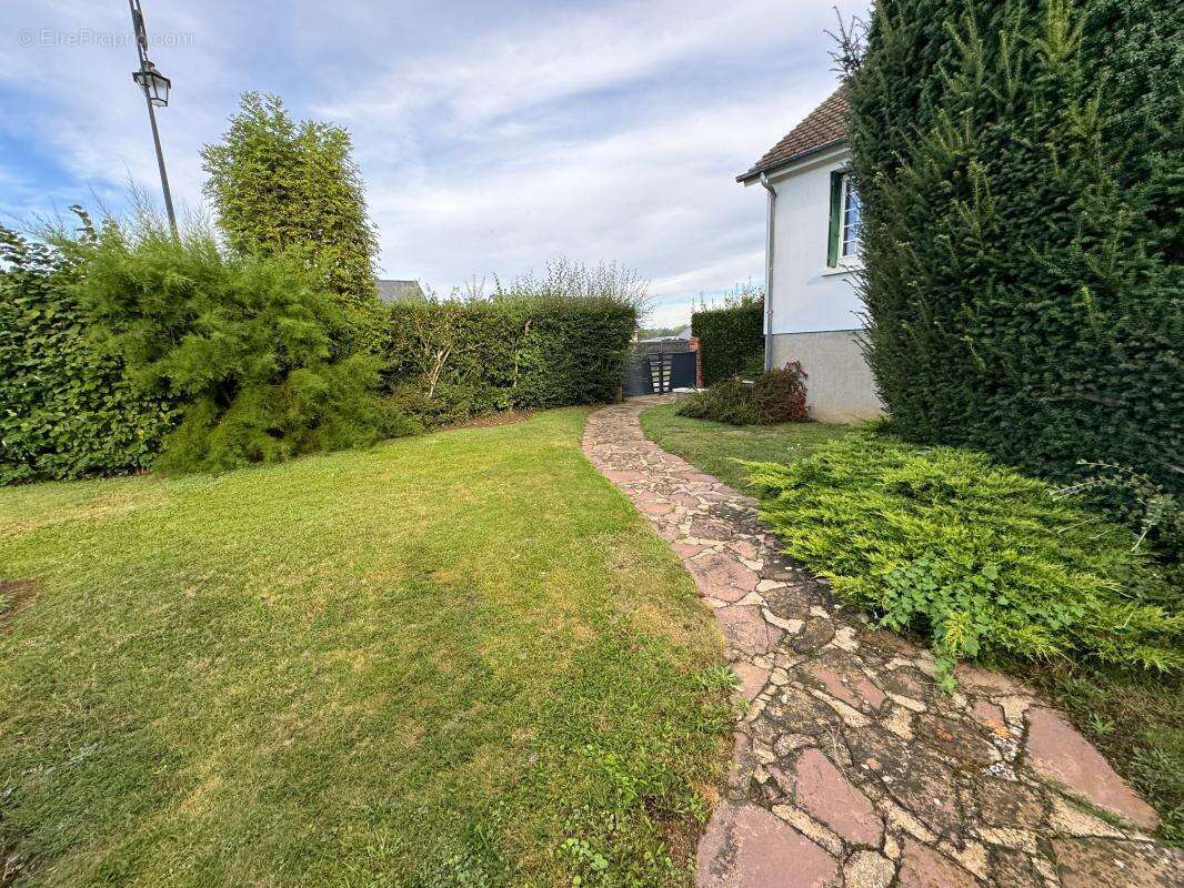 Maison à LES BAUX-SAINTE-CROIX