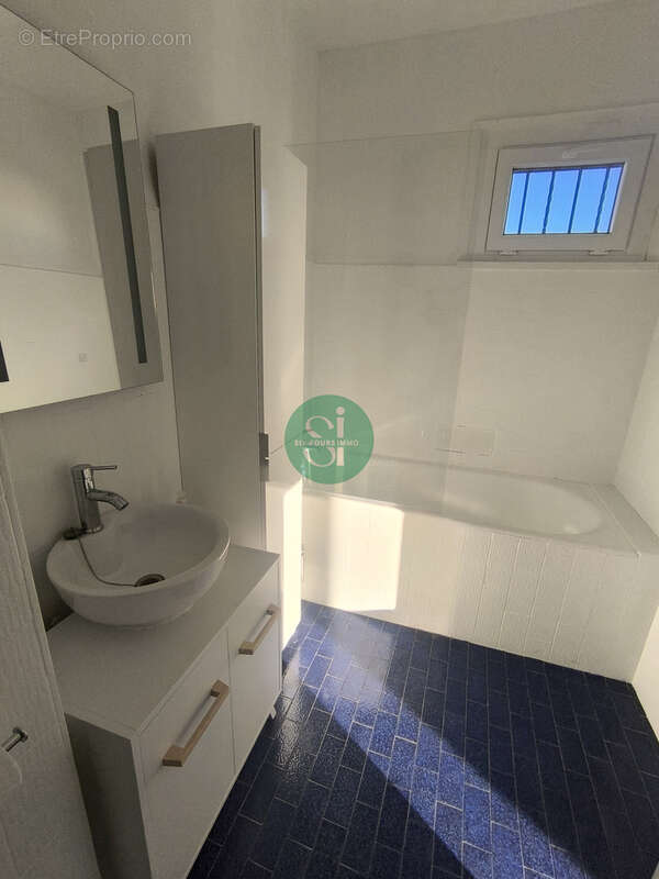 Appartement à SIX-FOURS-LES-PLAGES