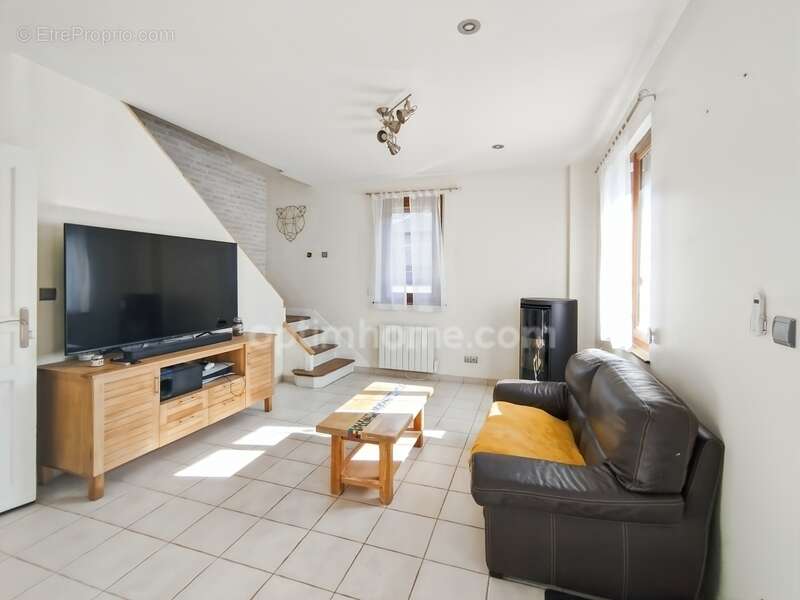 Maison à NEUVILLE-SAINT-AMAND