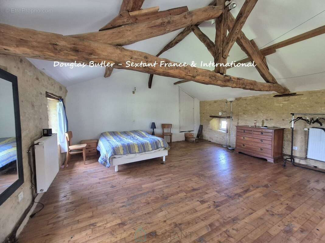 Superbe propriété en pierre de caractère avec gîte, annexe et vue dégagée - photo 11