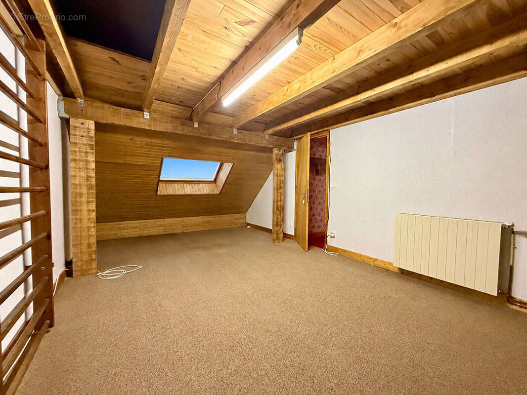 LOT  LUZECH - Maison 6 Pièces123M² Sur 1 456 M² De Terrain. - photo 13