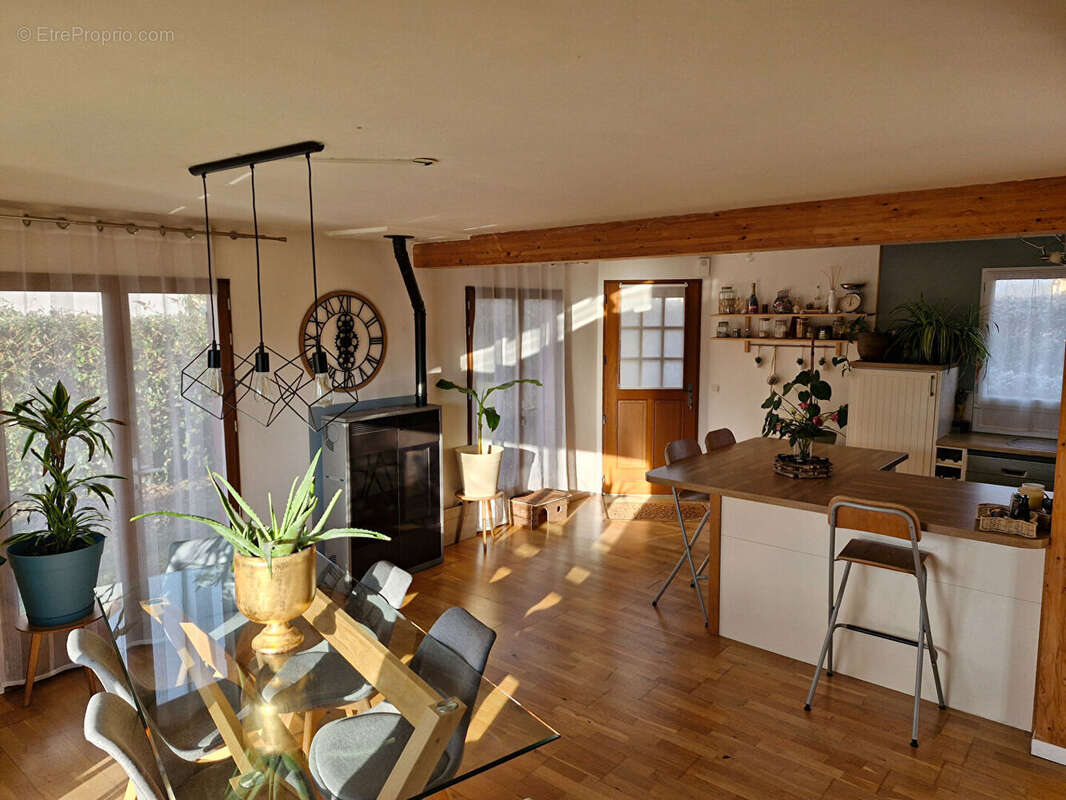 Maison à JOUE-L&#039;ABBE