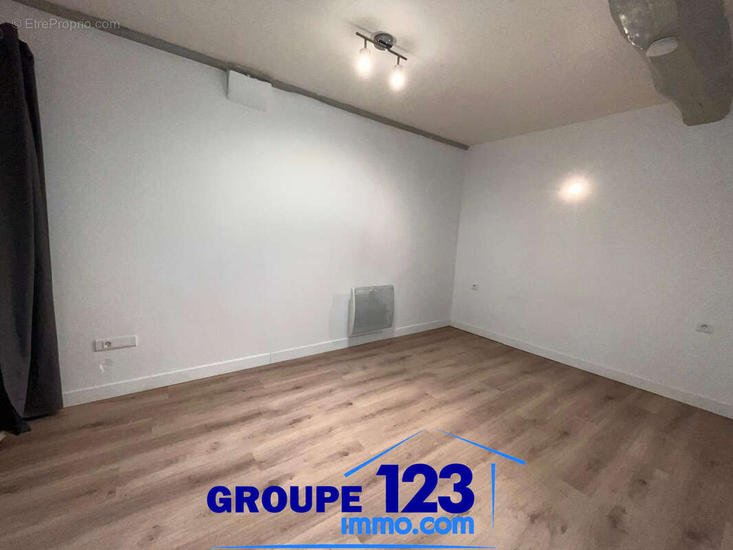 Appartement T2   Cœur du quartier historique d'Auxerre - photo 3