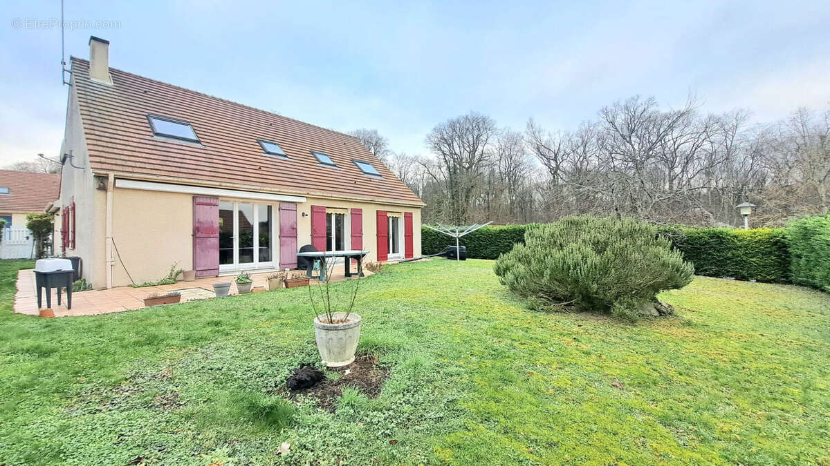 Maison à LA CHAPELLE-EN-SERVAL