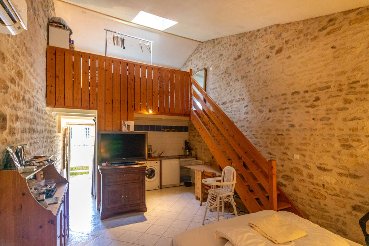 Maison à CORME-ROYAL