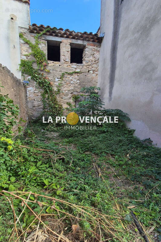 Appartement à POURCIEUX