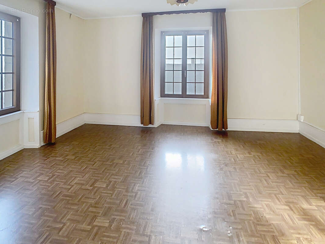 Maison à DAMPIERRE-LES-BOIS