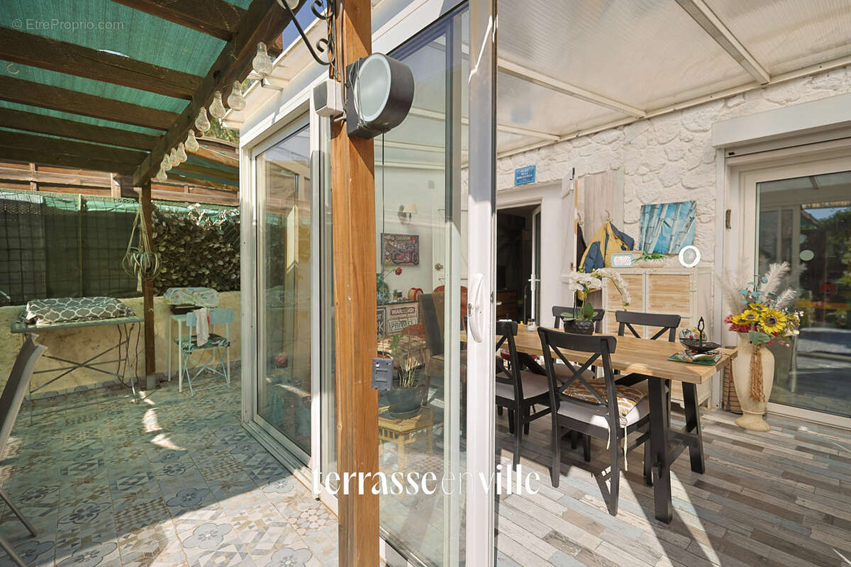 Maison - 100 m2 - toulon ouest - t4 - piscine - jardin - garage - dependance - photo 12