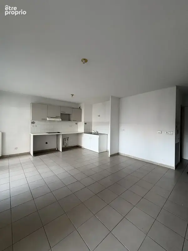 T3 avec grand balcon et parking   Marseille 15ème - photo 2