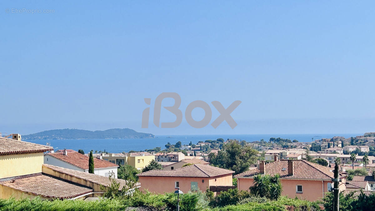 Appartement à CARQUEIRANNE