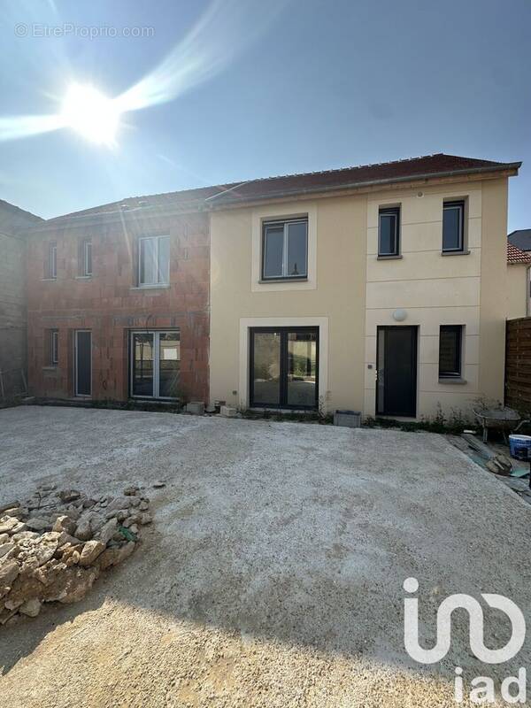 Photo 1 - Maison à BOISSY-LE-CUTTE