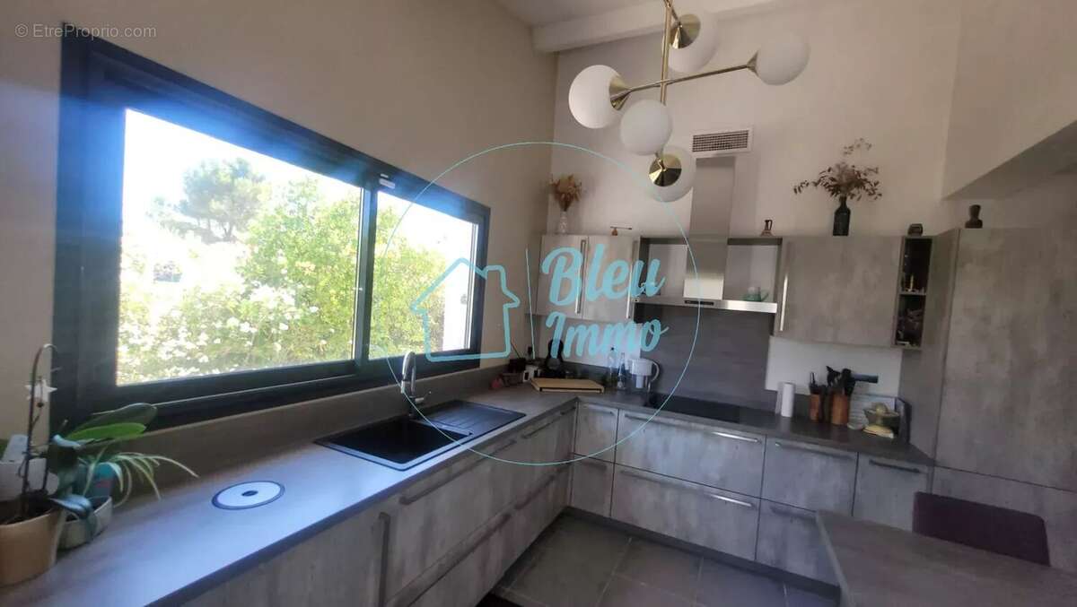 Maison 138 m² à Nimes  - photo 4