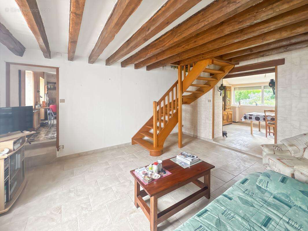  Une maison saine, du calme et du potentiel sur le secteur de la Colombe - photo 2