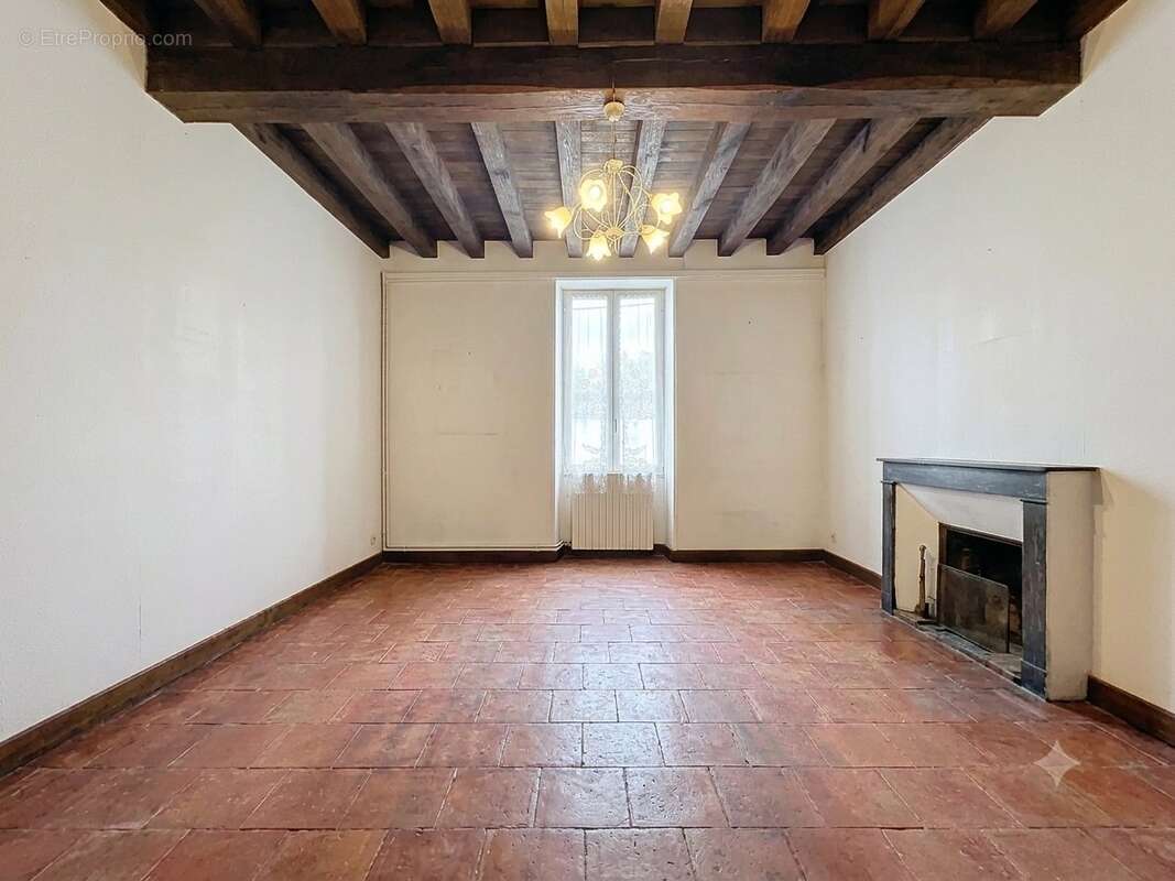 Maison à VILLENEUVE-DE-MARSAN