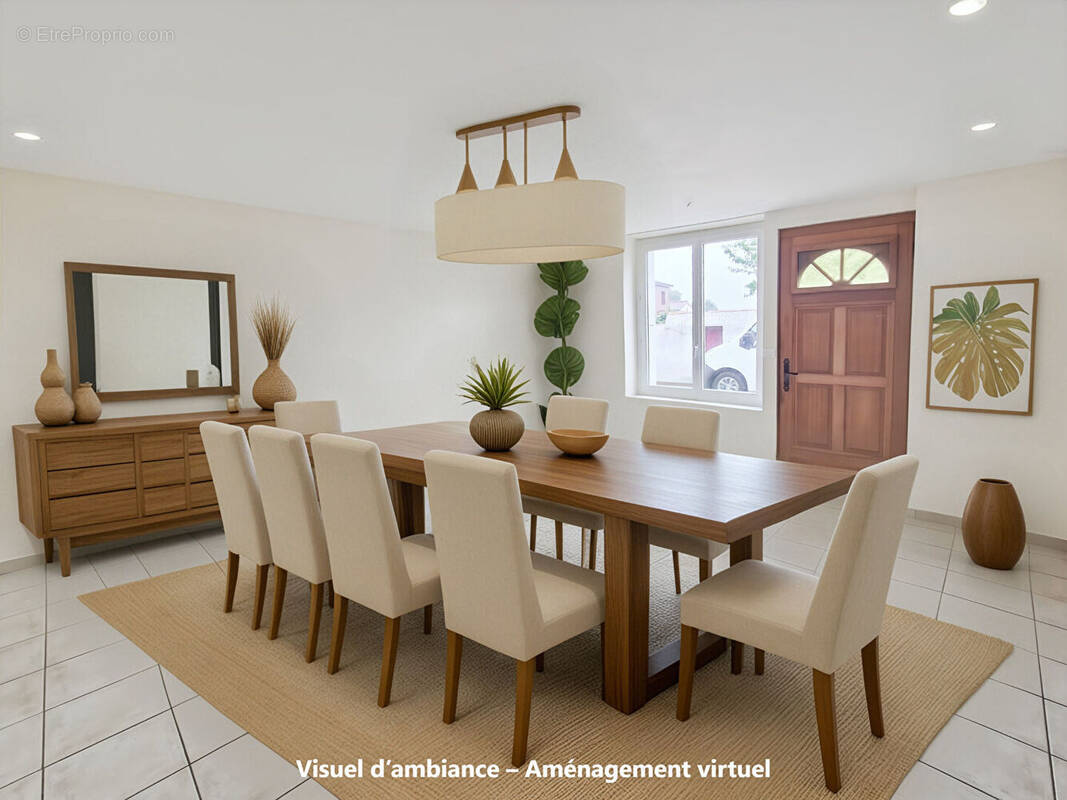 Maison à MONTREVAULT