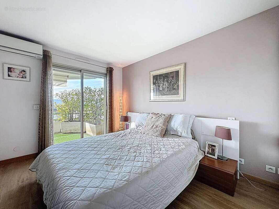 Appartement à LE CANNET